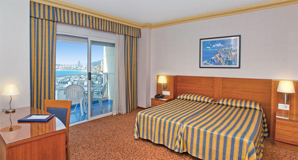 Hotel Rh Victoria & Spa 4 Sup Бенидорм Стая снимка